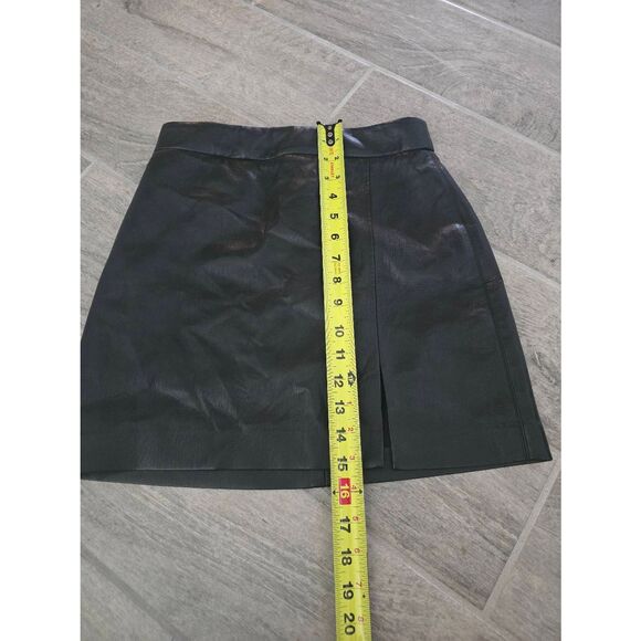 Women's Aritizia Wilfred Faux Vegan Leather‎ Mini Skirt Black Size 2 - Picture 2 of 7